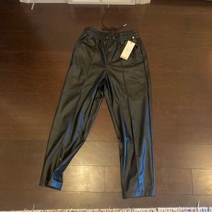 Calais straight leg pin tuck pant pure black